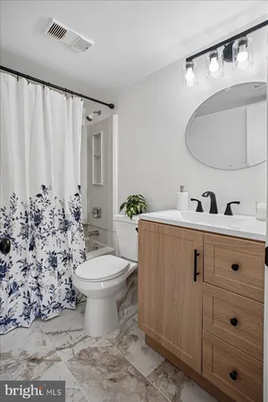 $395,000 | 5800 Cove Landing Road, Unit 304, Burke, VA 22015
