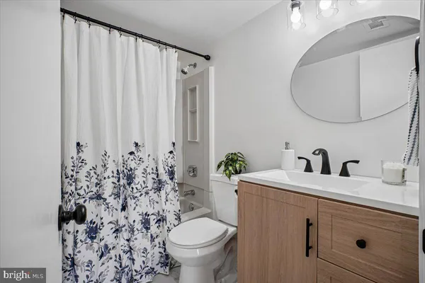 $395,000 | 5800 Cove Landing Road, Unit 304, Burke, VA 22015
