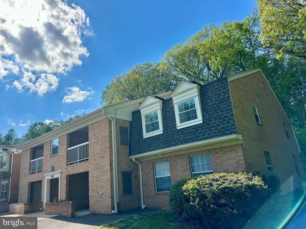 $395,000 | 5800 Cove Landing Road, Unit 304, Burke, VA 22015