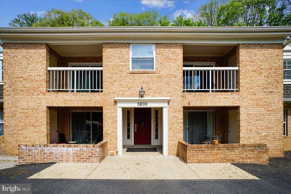 $395,000 | 5800 Cove Landing Road, Unit 304, Burke, VA 22015