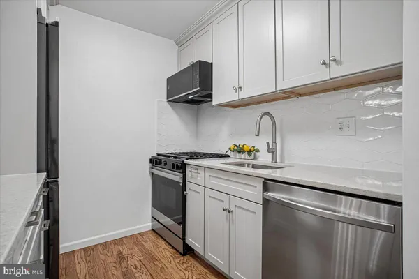 $395,000 | 5800 Cove Landing Road, Unit 304, Burke, VA 22015