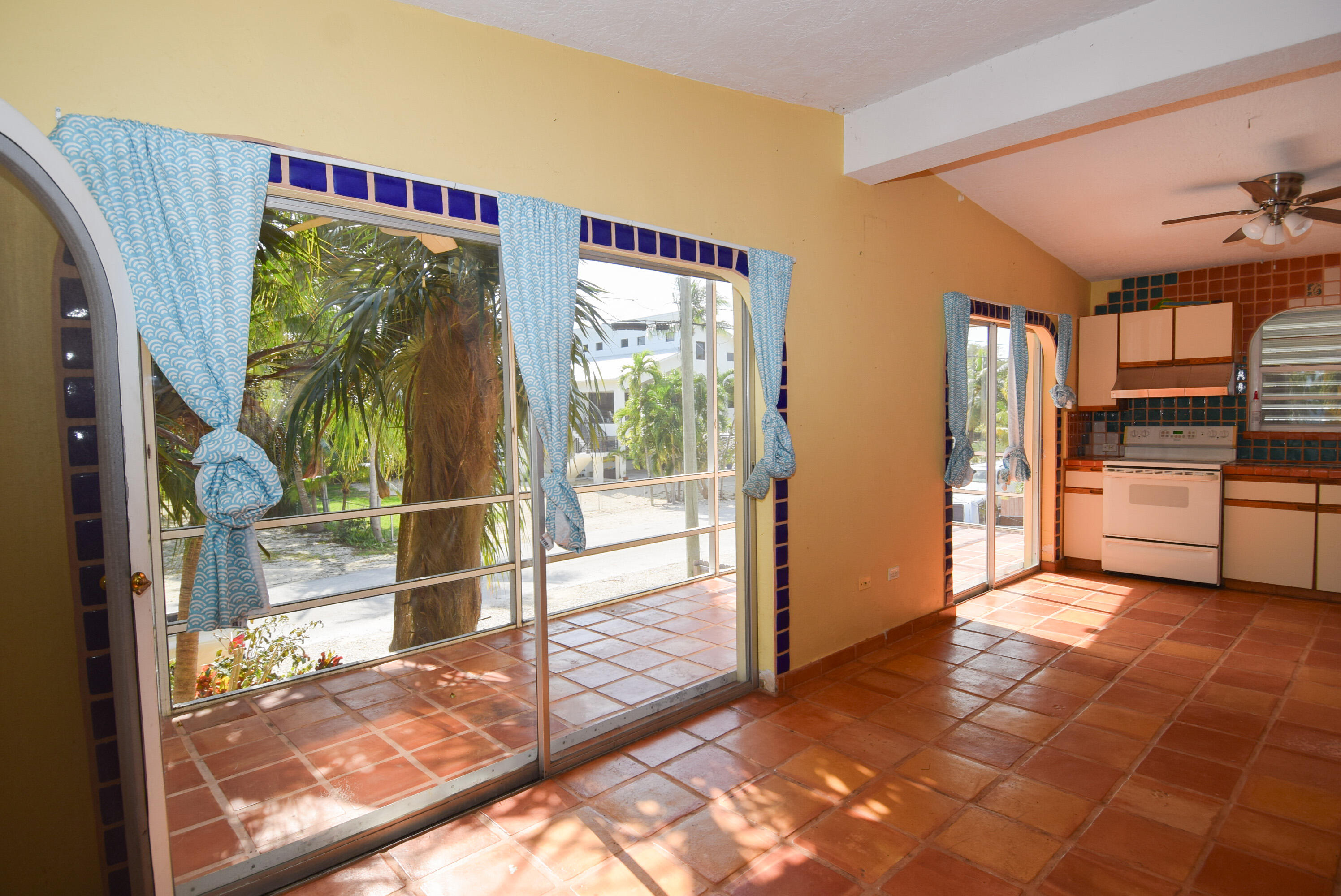 60 Southeast Marlin Avenue Key Largo, FL 33037 - Photo 7 of 46 DSC_0553-2
