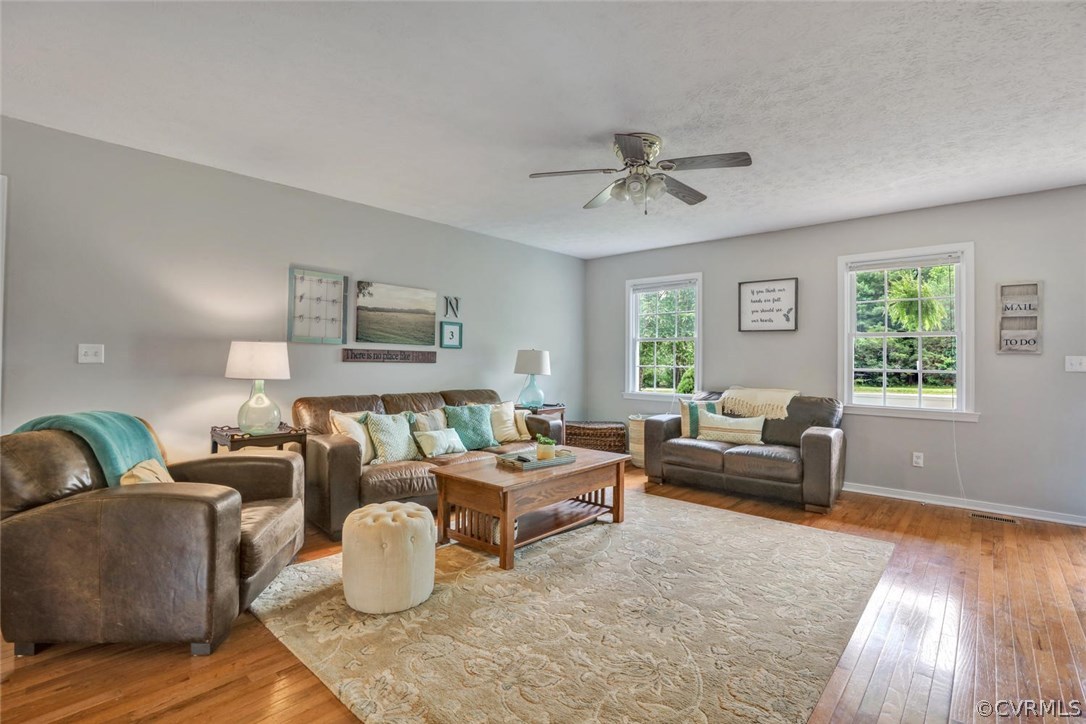 4257 Pierce Road Powhatan, VA 23139 - Photo 4 of 28 Gallery Image 4