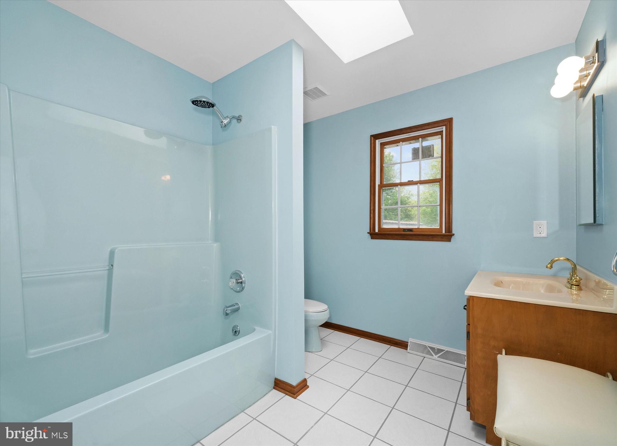 1318 Churchtown Road Middletown, DE 19709 - Photo 29 of 35 Second Floor Hall Bath