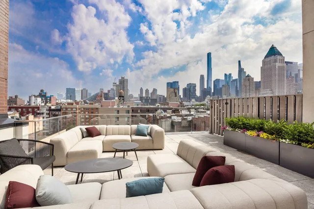 $995,000 | 500 West 45th Street, Unit 202 | Hell's Kitchen