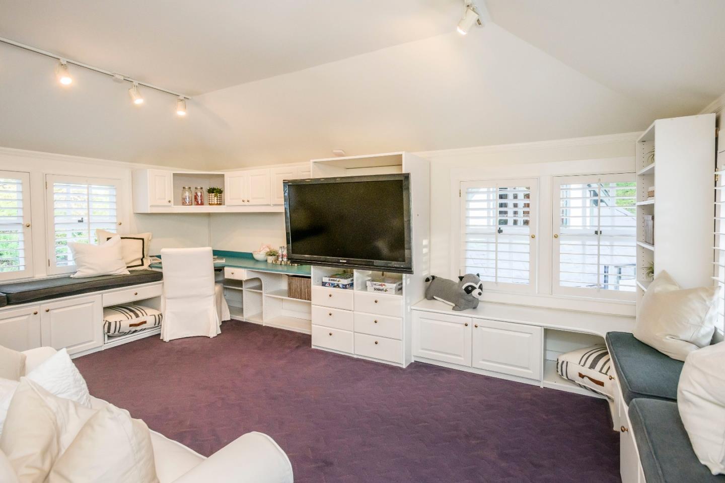 133 Ridgeway Road Hillsborough, CA 94010 - Photo 25 of 42