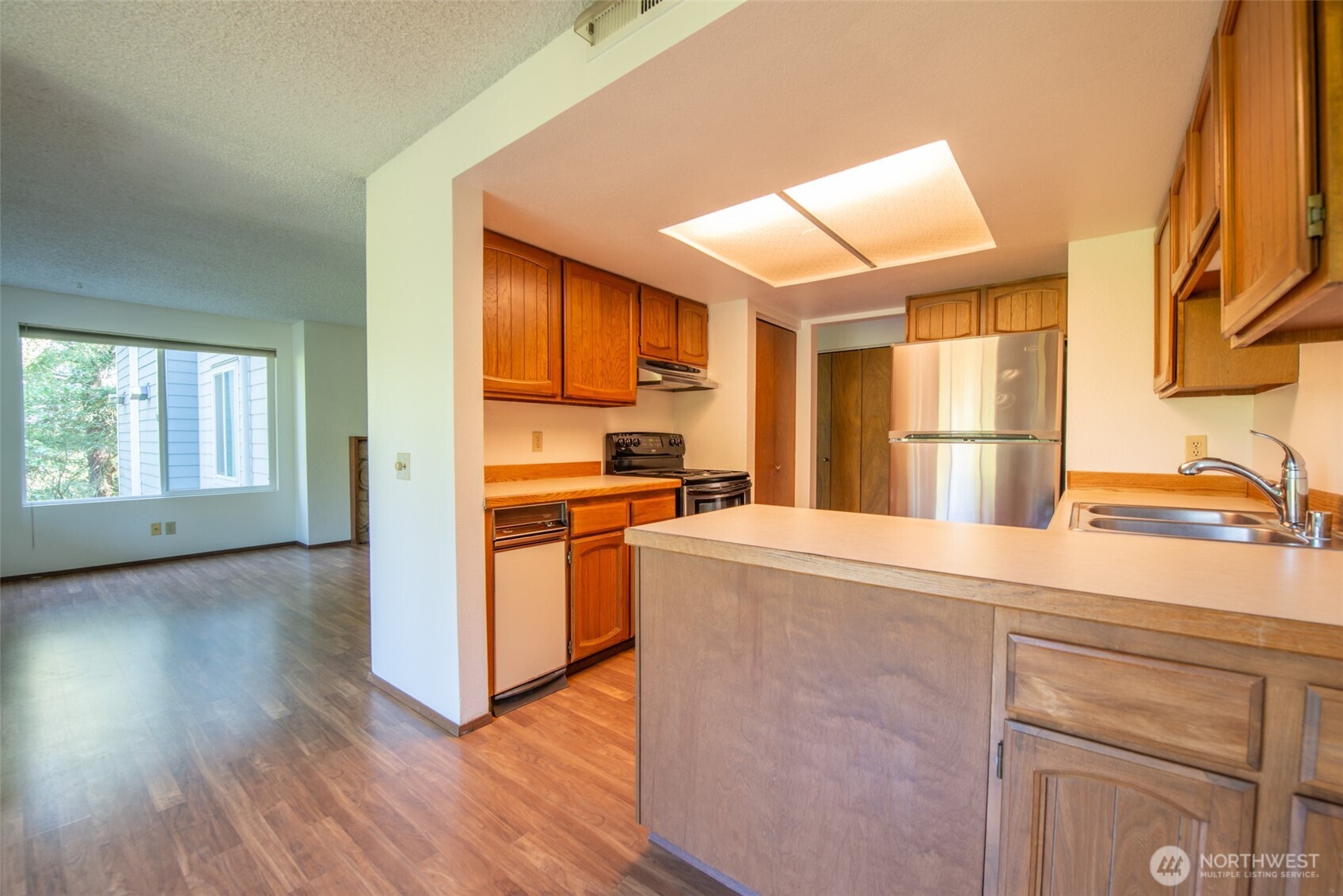 17417 Ashworth Avenue North, Unit 303 Shoreline, WA 98133 - Photo 6 of 24