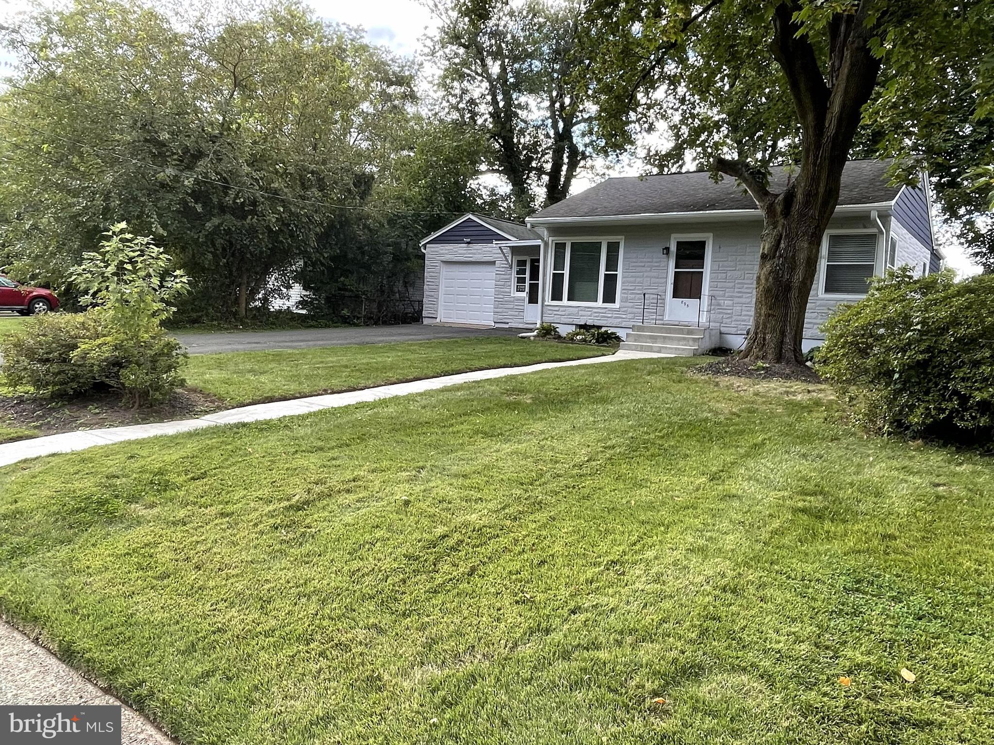 895 Lower Ferry Road Ewing, NJ 08628 - Photo 2 of 25