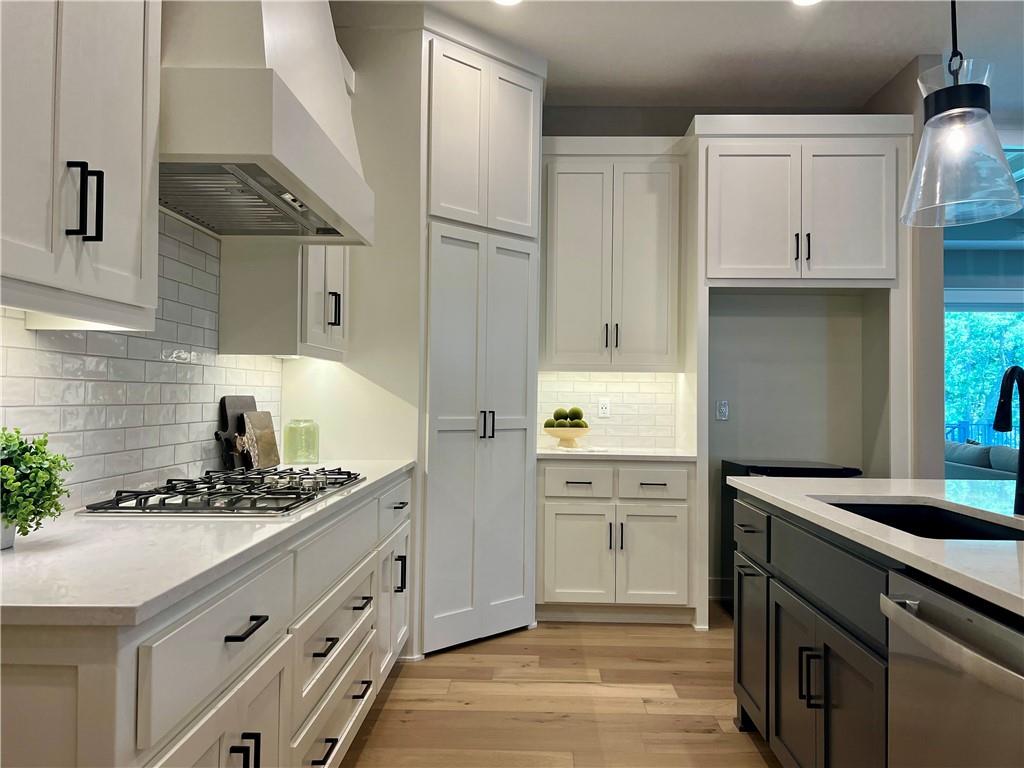 4835 Northwest Martin Street Riverside, MO 64151 - Photo 8 of 28