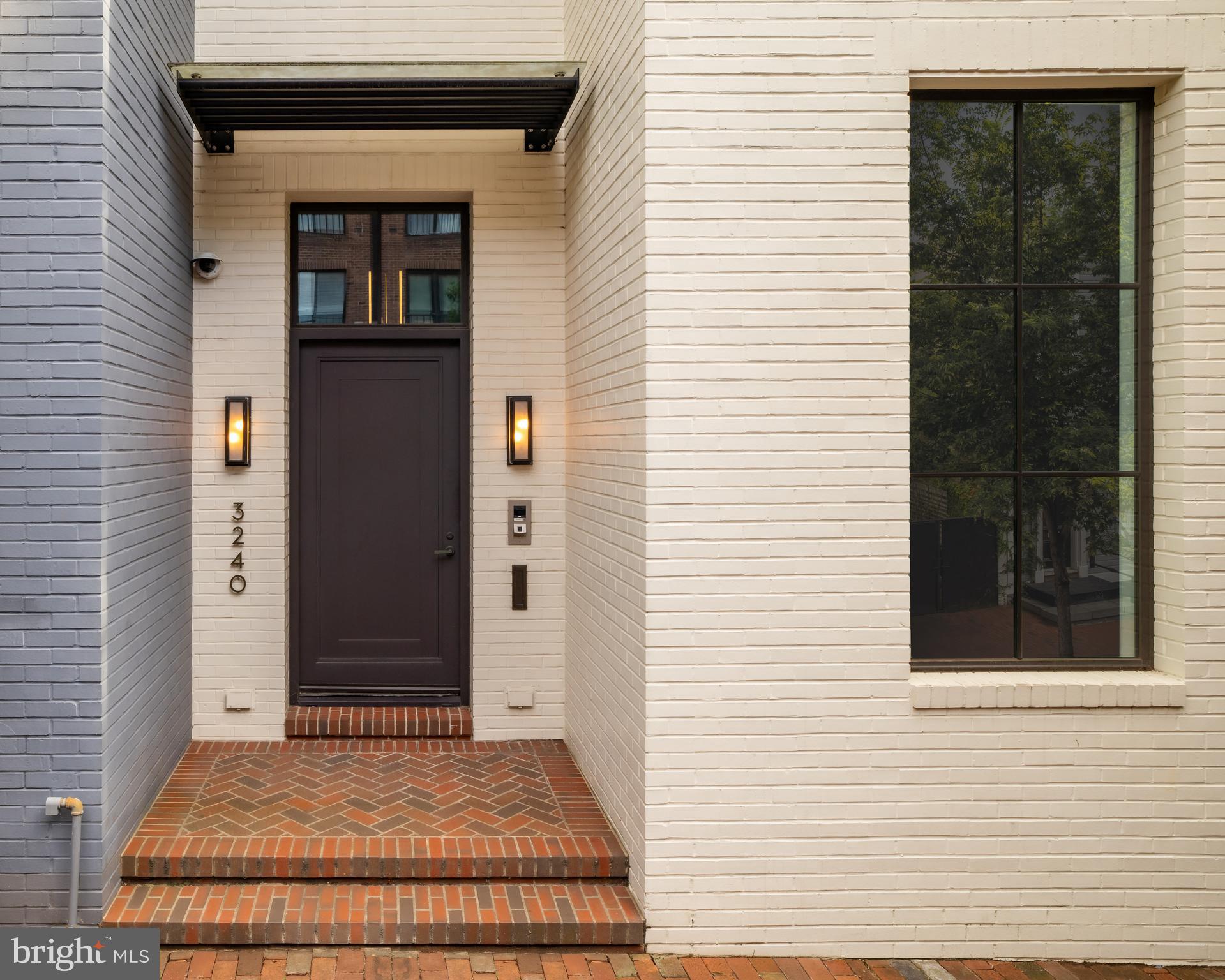 3240 Prospect Street Northwest Washington, DC 20007 - Photo 4 of 50 A serene urban retreat and entertainers dream