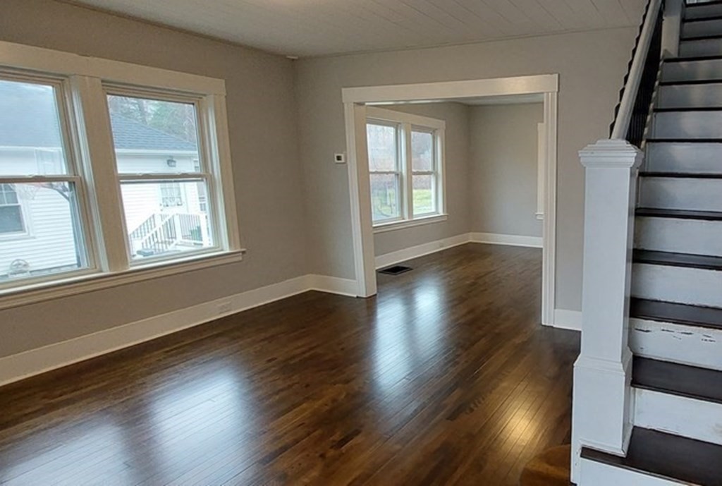 8 Cuba Road Worcester, MA 01603 - Photo 4 of 24 Gallery Image 4