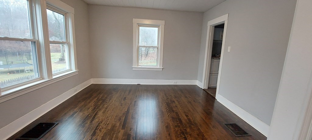 8 Cuba Road Worcester, MA 01603 - Photo 7 of 24 Gallery Image 7