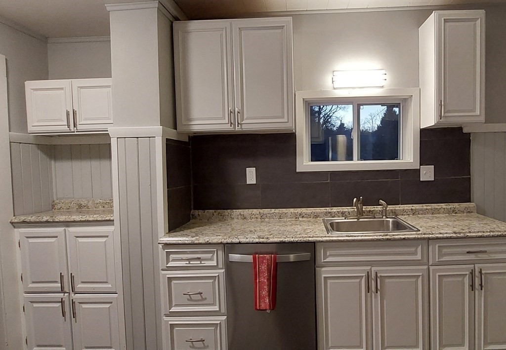 8 Cuba Road Worcester, MA 01603 - Photo 9 of 24 Gallery Image 9