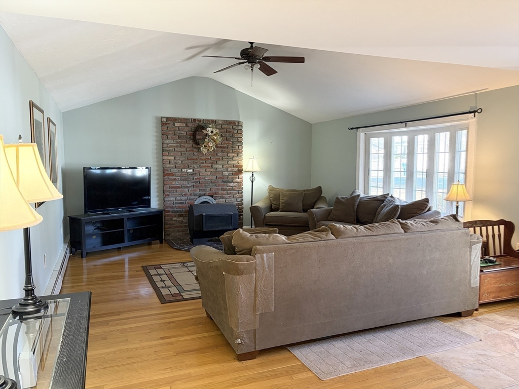 54 Walnut Road Tewksbury, MA 01876 - Photo 9 of 26