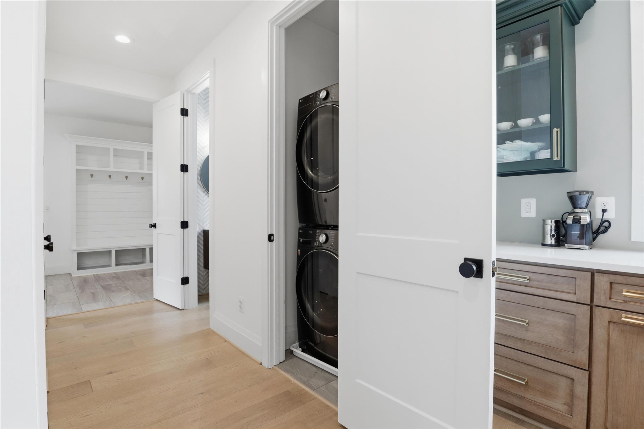 202 Branch Road Southeast Vienna, VA 22180 - Photo 23 of 59 Additional full-sized washer & dryer on main level