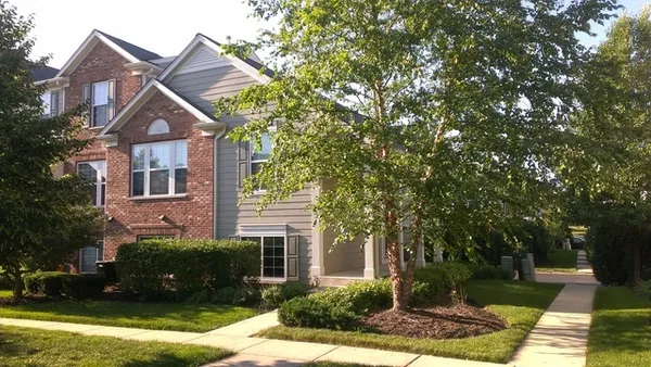 $2,500 | 2440 Emily Lane, Elgin, IL 60124