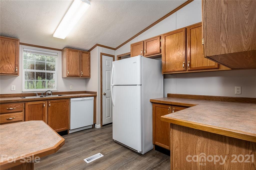 4411 North Olivers Cross Road Maiden, NC 28650 - Photo 5 of 22 Gallery Image 5