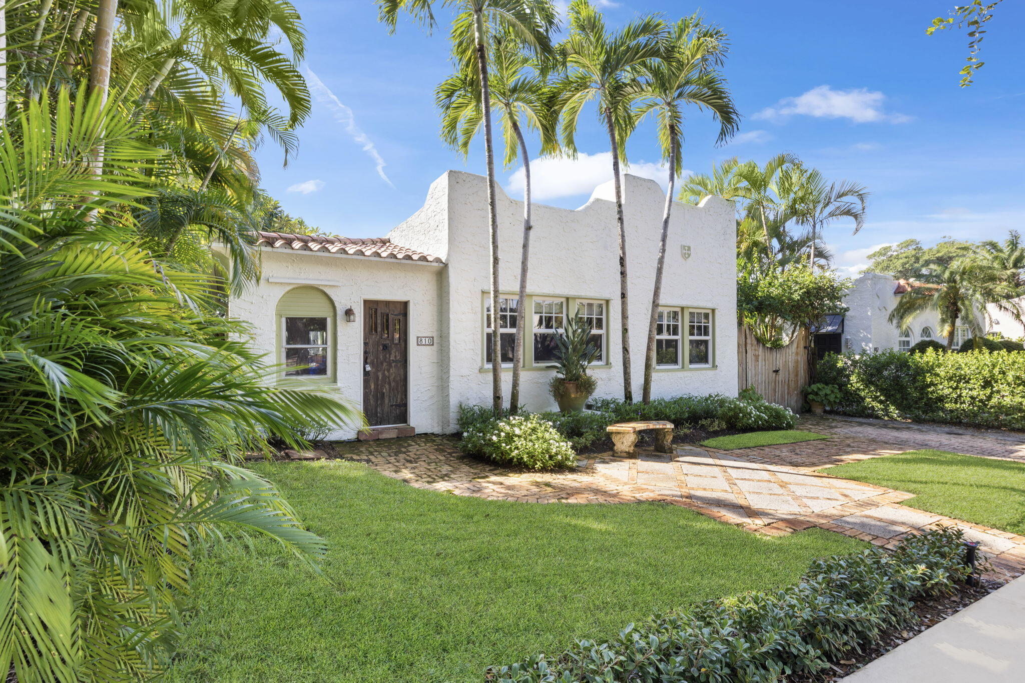 810 Avon Road West Palm Beach, FL 33401 - Photo 3 of 43 2-web-or-mls-ET6A6216