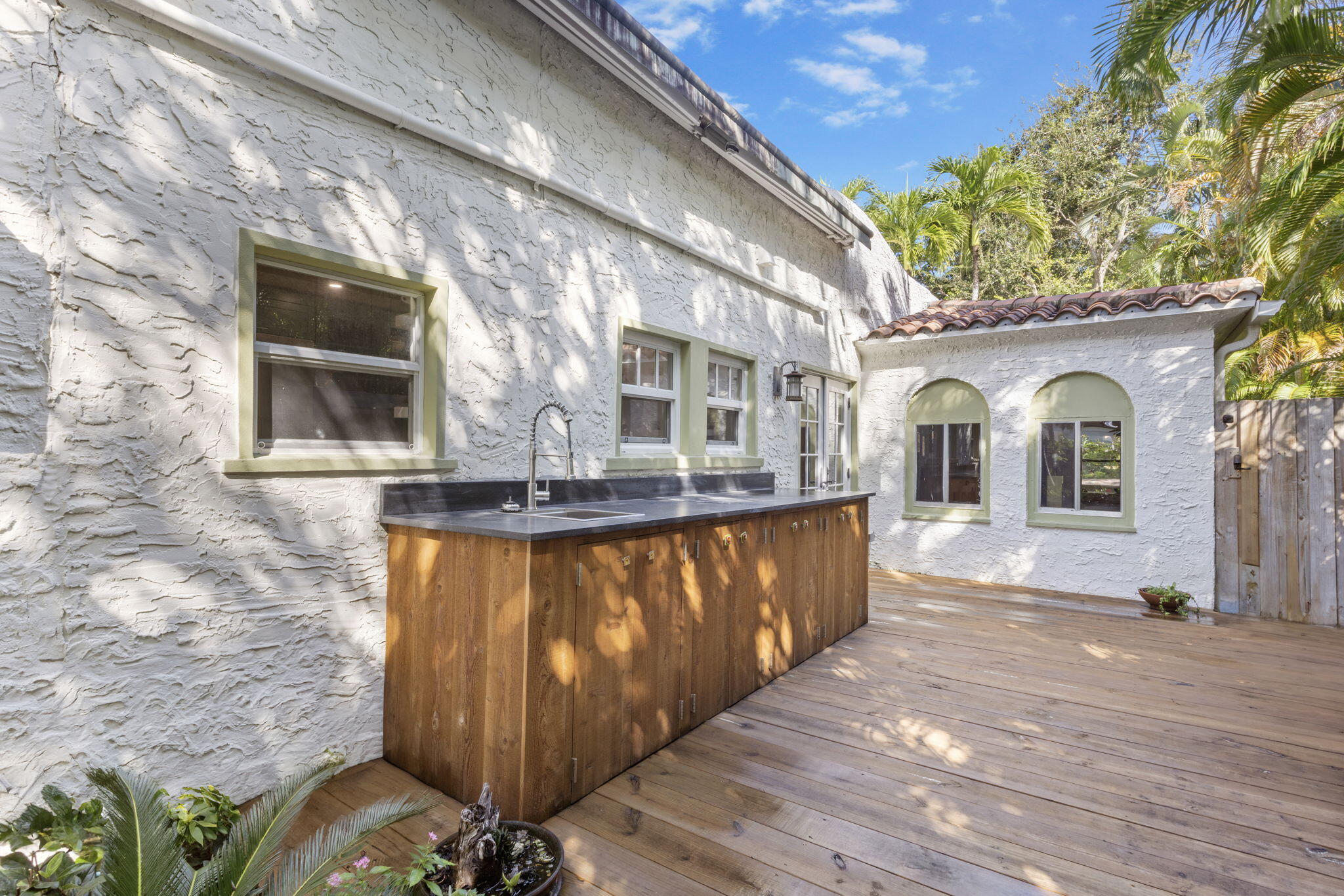 810 Avon Road West Palm Beach, FL 33401 - Photo 33 of 43 33-web-or-mls-ET6A6213 (2)