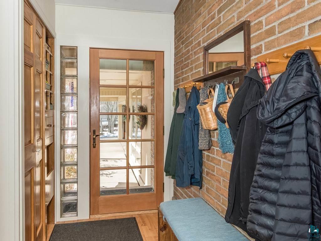 3021 London Road Duluth, MN 55804 - Photo 5 of 35 Great space for Boots, Shoes, & Coats