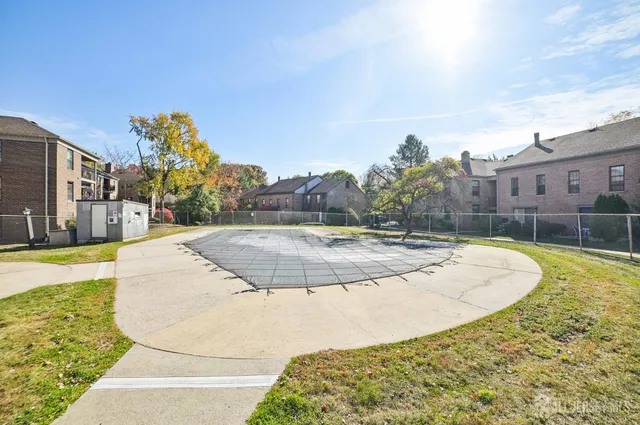 $299,000 | 323 Gill Lane, Unit 11C, Iselin, NJ 08830