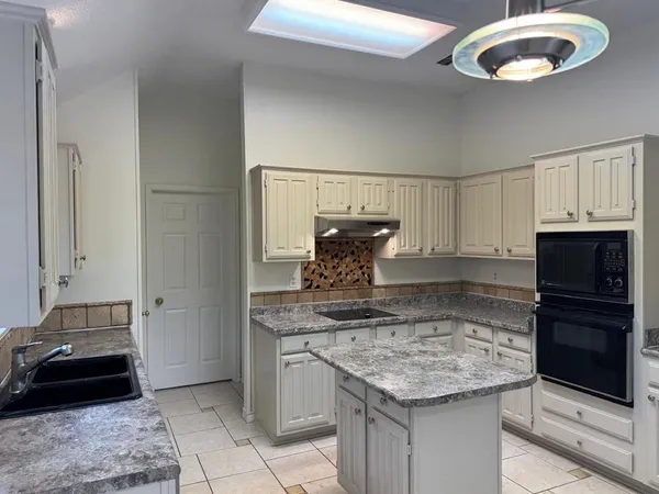 $2,395 | 526 Greenwich Lane, Coppell, TX 75019