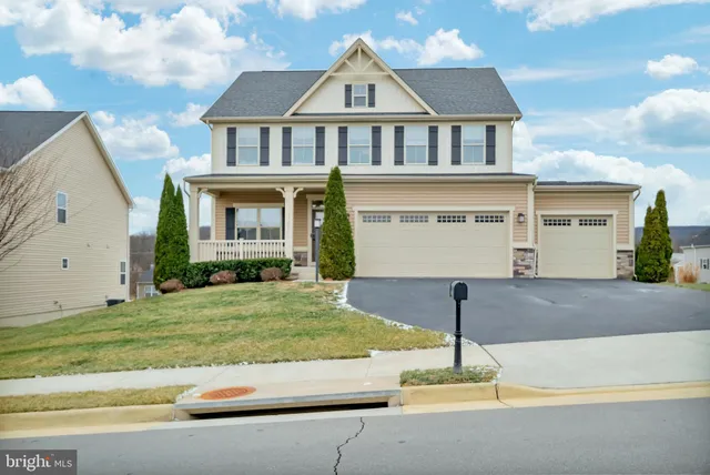 $820,000 | 17251 Old Ingelside Drive, Round Hill, VA 20141