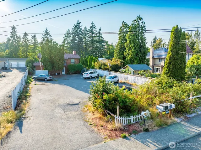 $900,000 | 718 10th Street Southeast, Puyallup, WA 98372