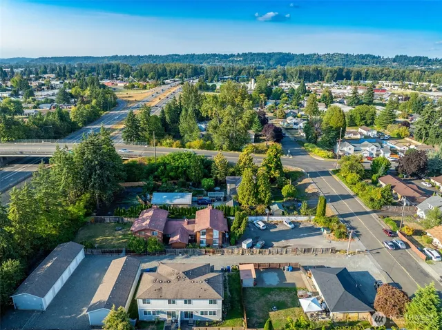 $900,000 | 718 10th Street Southeast, Puyallup, WA 98372