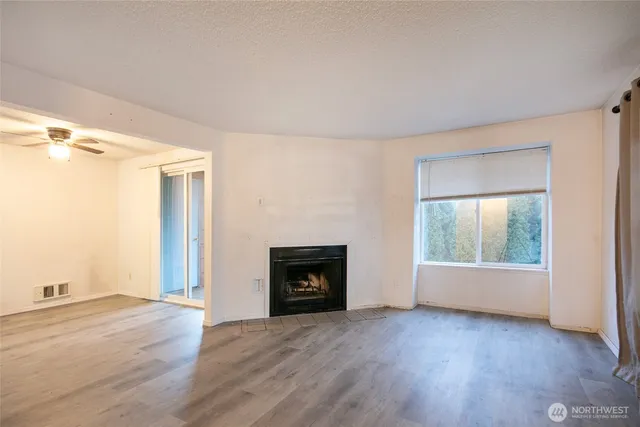 $900,000 | 718 10th Street Southeast, Puyallup, WA 98372