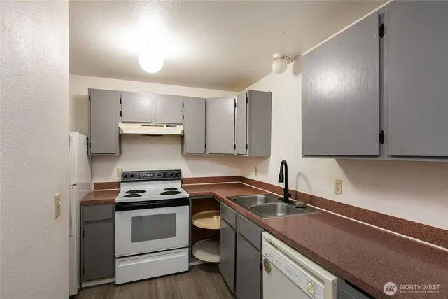 $900,000 | 718 10th Street Southeast, Puyallup, WA 98372