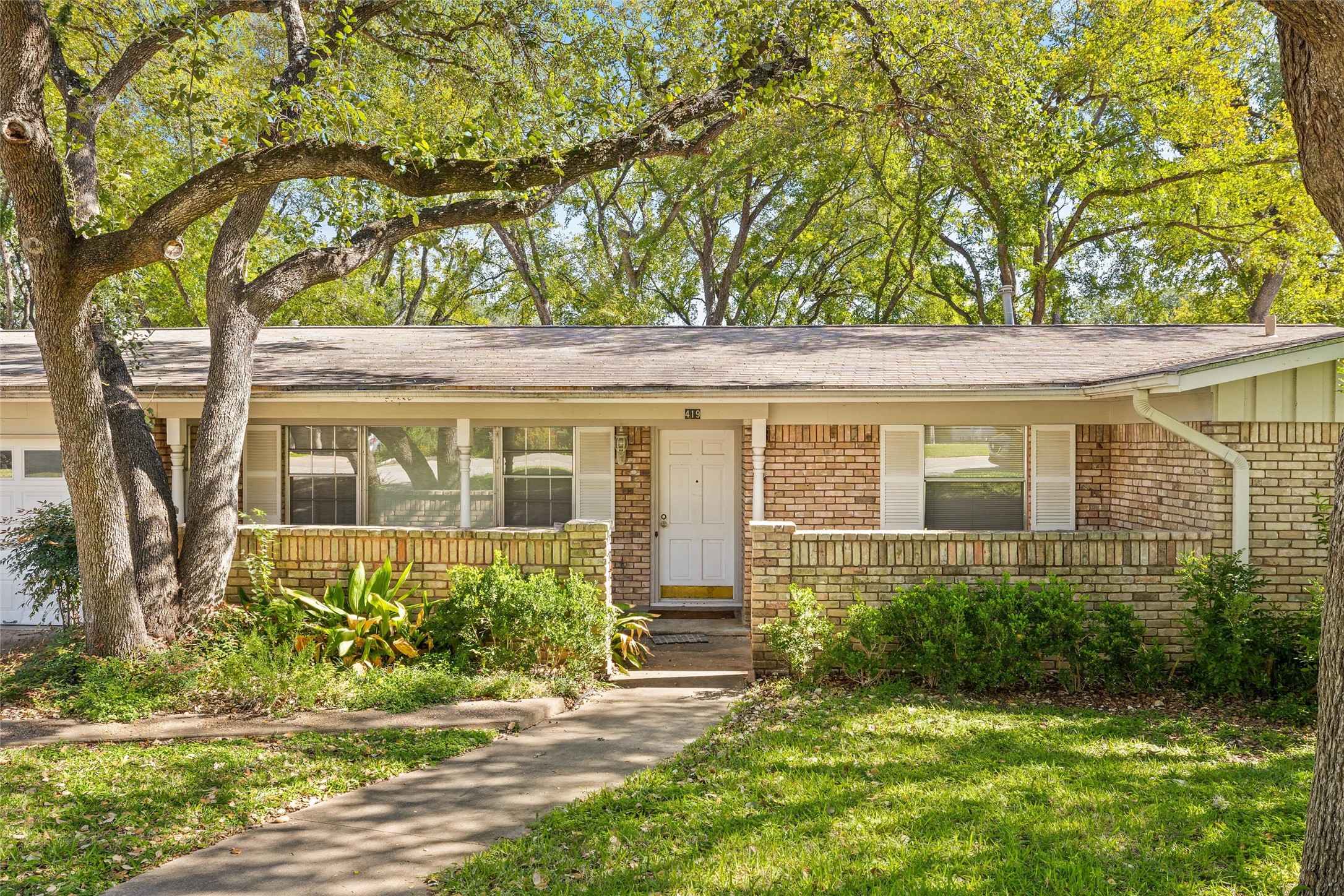 419 Ridgewood Road West Lake Hills, TX 78746 - Photo 1 of 1