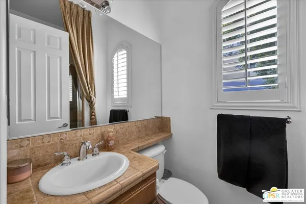 $679,000 | 105 Shoreline Drive, Rancho Mirage, CA 92270