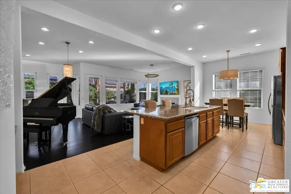 $679,000 | 105 Shoreline Drive, Rancho Mirage, CA 92270