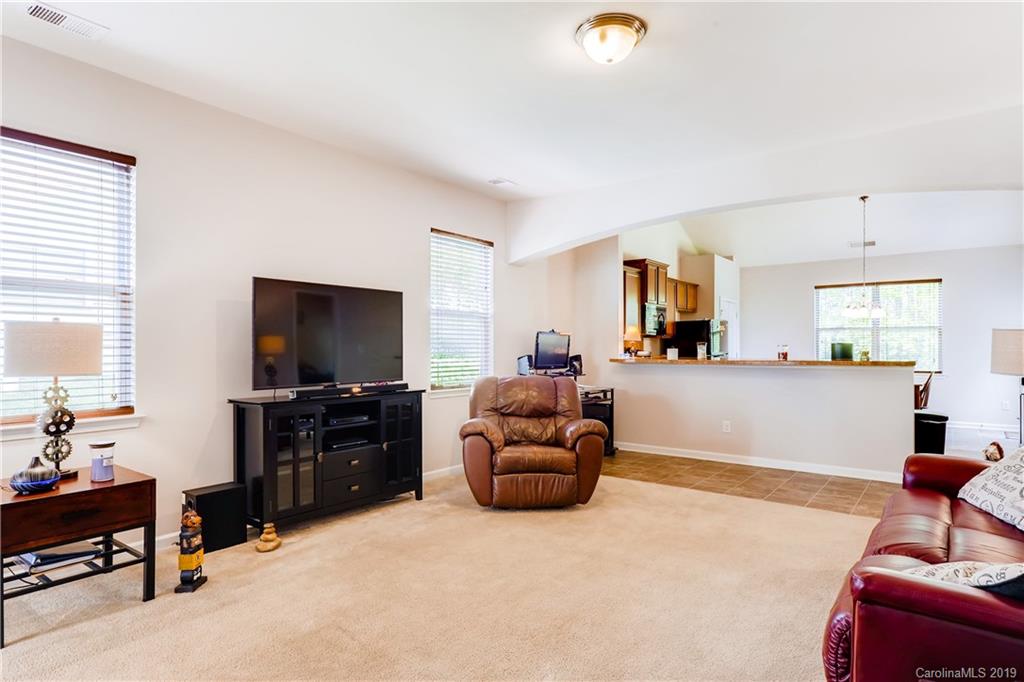 10912 Greenhead View Road Charlotte, NC 28262 - Photo 4 of 27