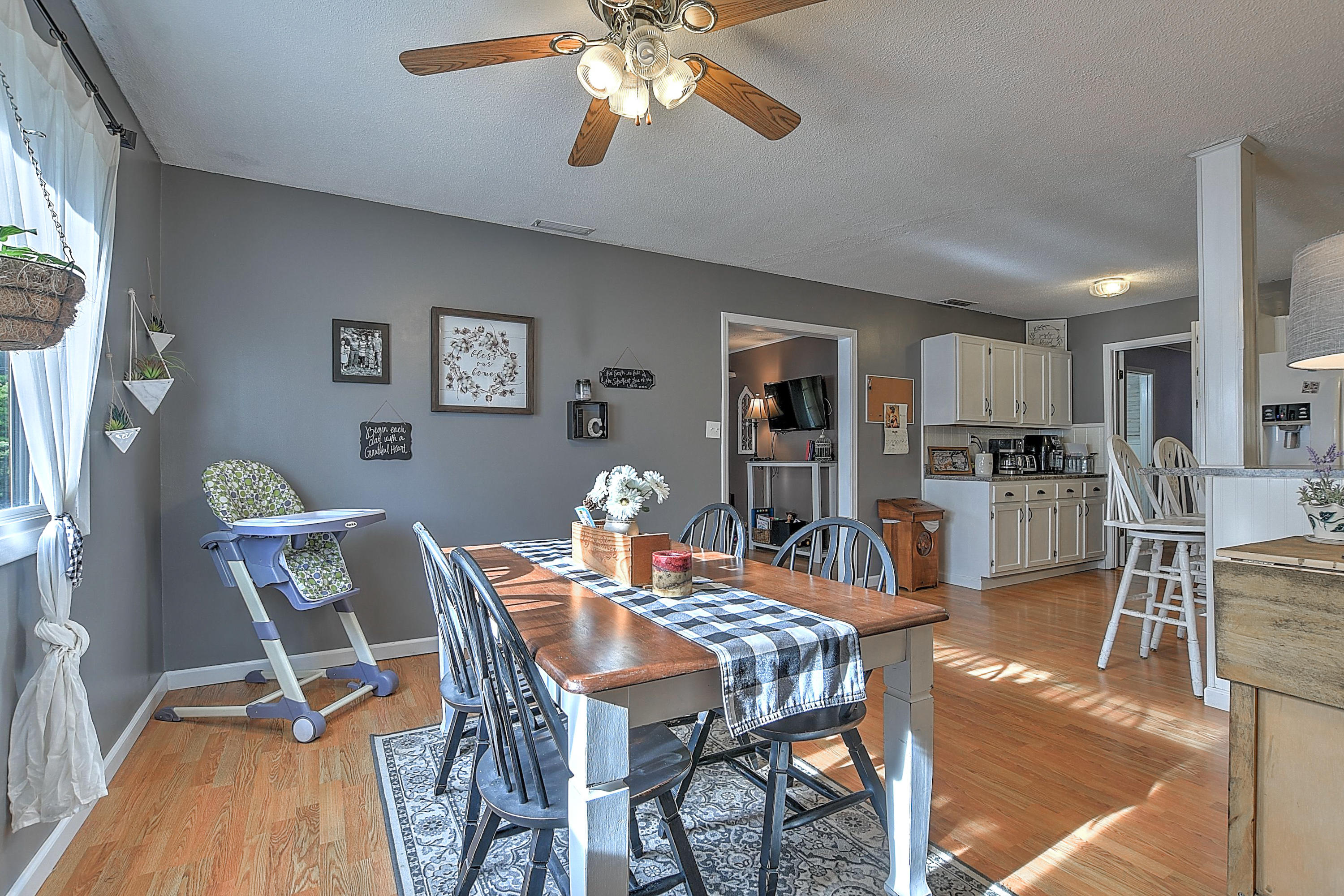 109 Cleveland Road Gray, TN 37615 - Photo 2 of 35 109 Cleveland-6