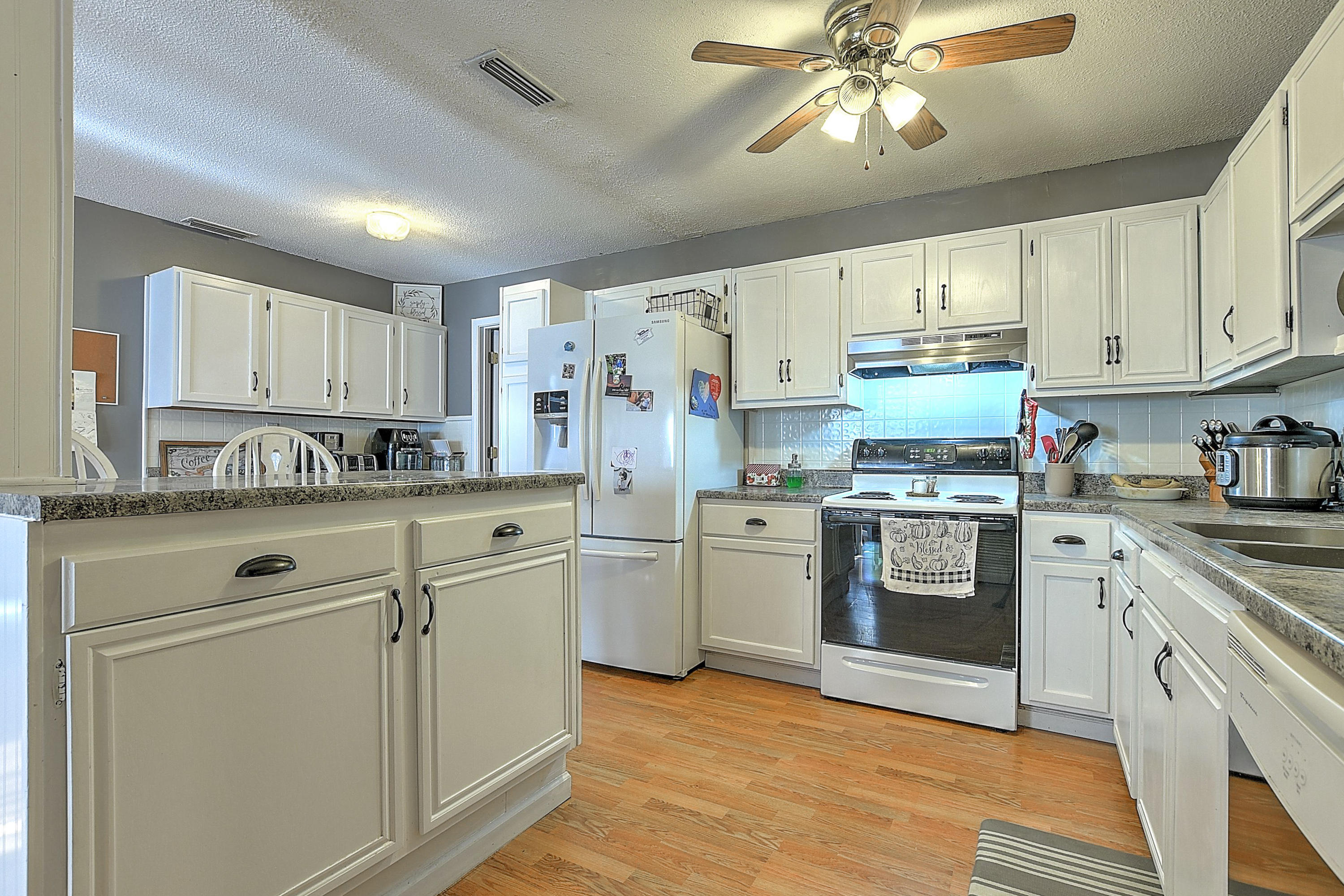 109 Cleveland Road Gray, TN 37615 - Photo 7 of 35 109 Cleveland-12