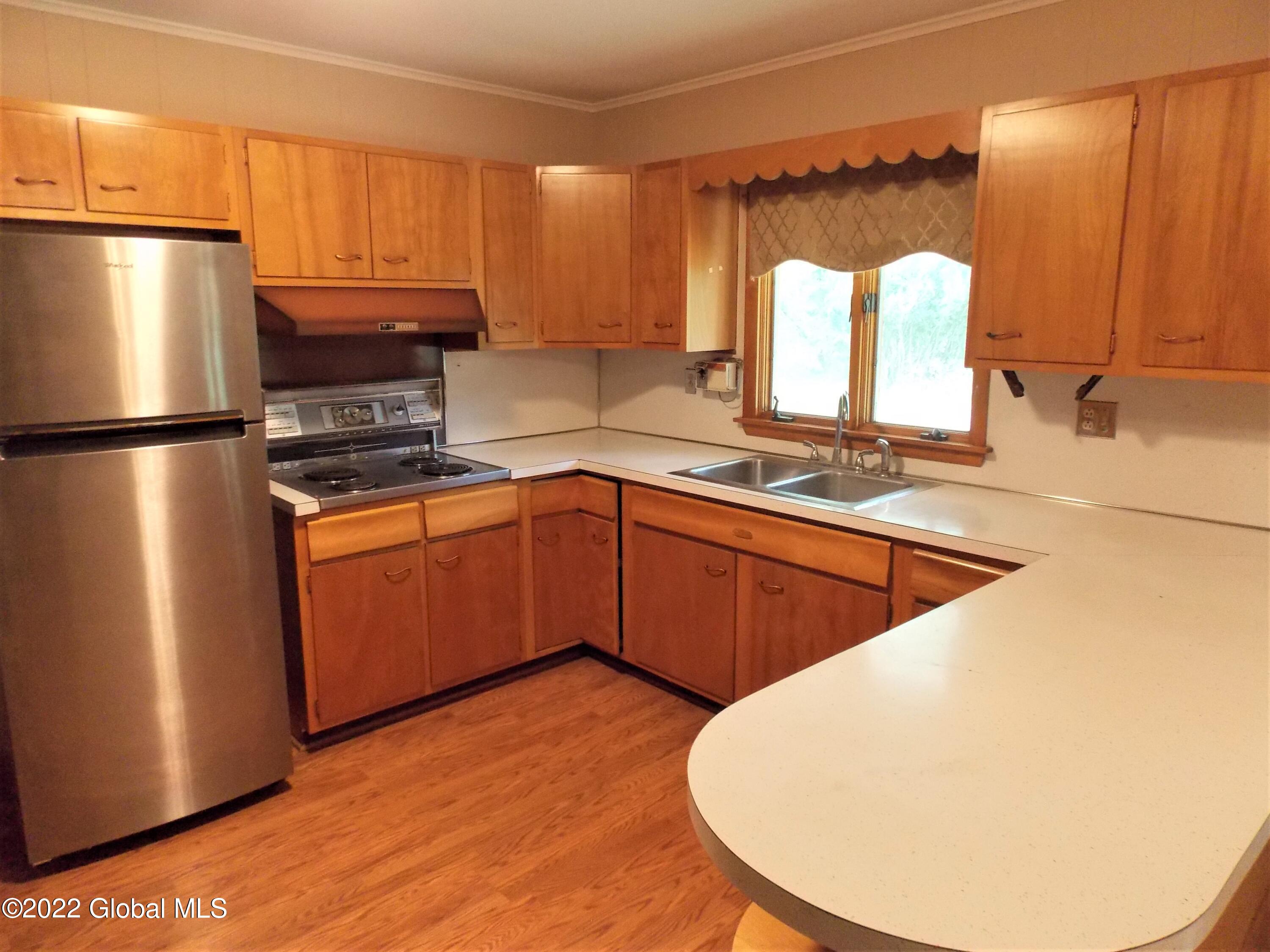 617 Grooms Road Clifton Park, NY 12065 - Photo 3 of 22 DSCN7649