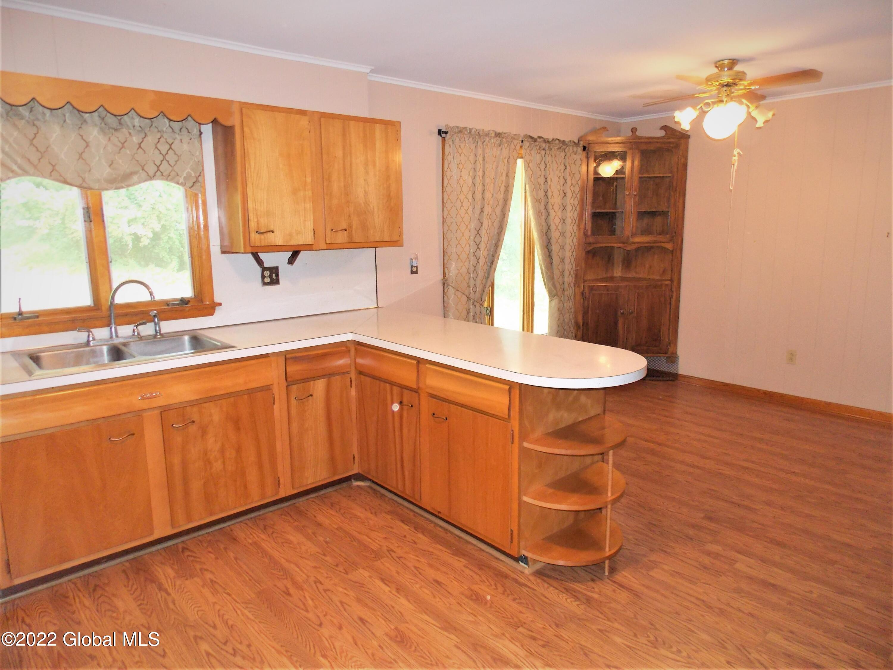 617 Grooms Road Clifton Park, NY 12065 - Photo 5 of 22 DSCN7651