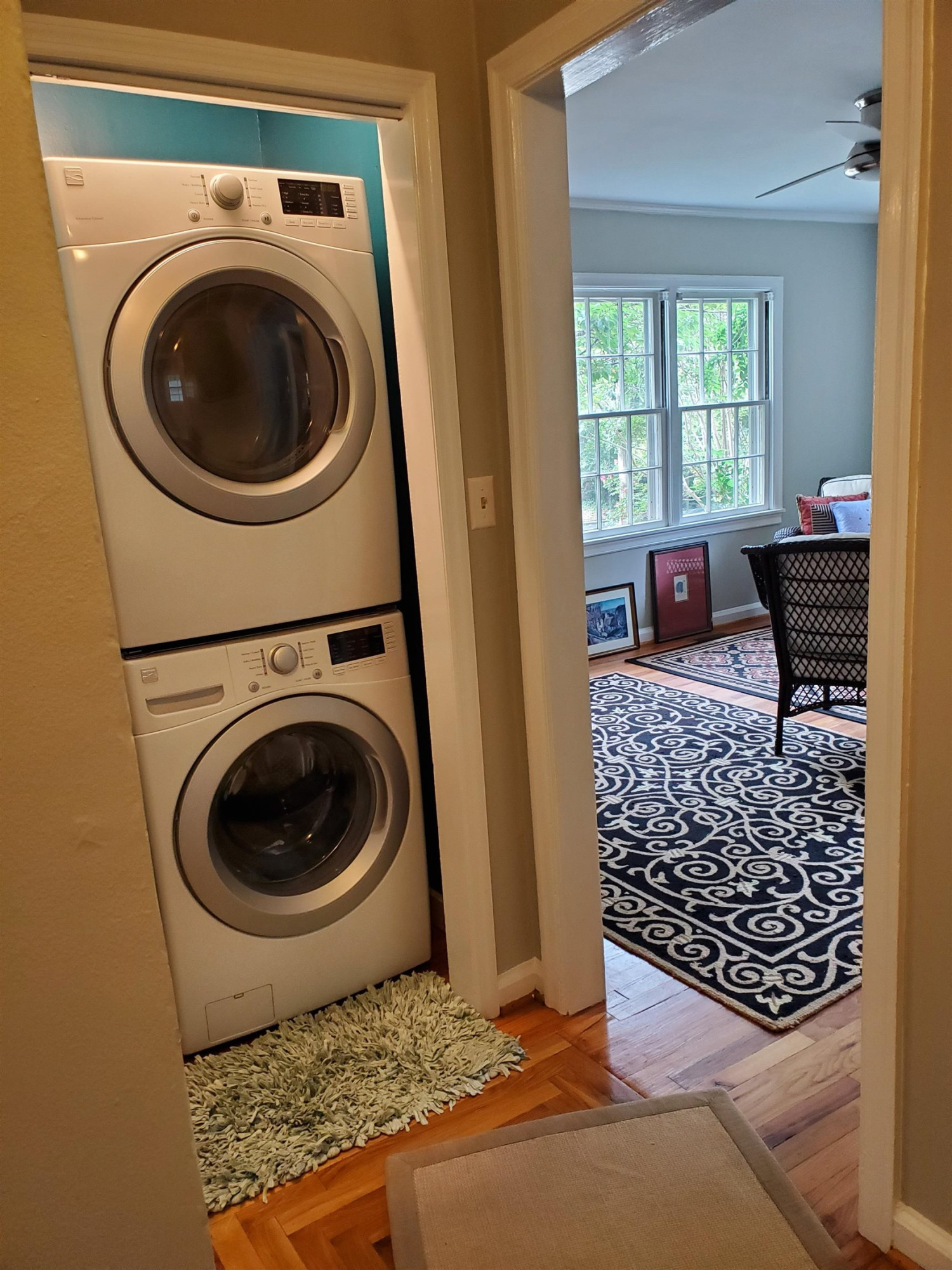 520 North Bloodworth Street Raleigh, NC 27604 - Photo 13 of 30 a living room with a rug and a window