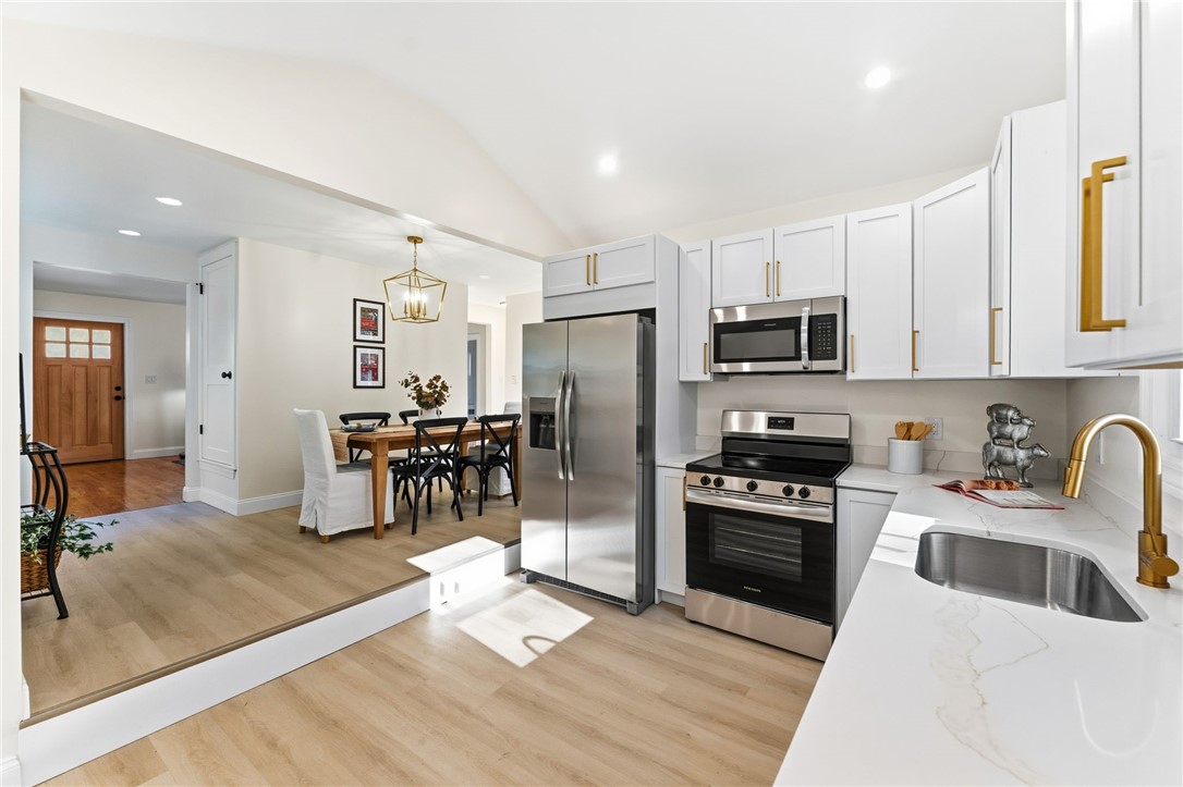 132 Greenville Road North Smithfield, RI 02896 - Photo 8 of 50 Gallery Image 8