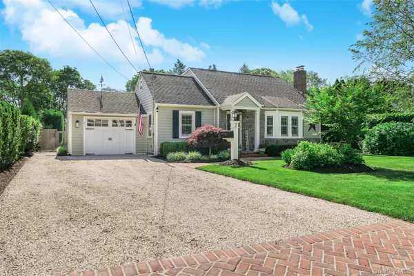 $1,695,000 | 7 Country Club Road, Bellport, NY 11713