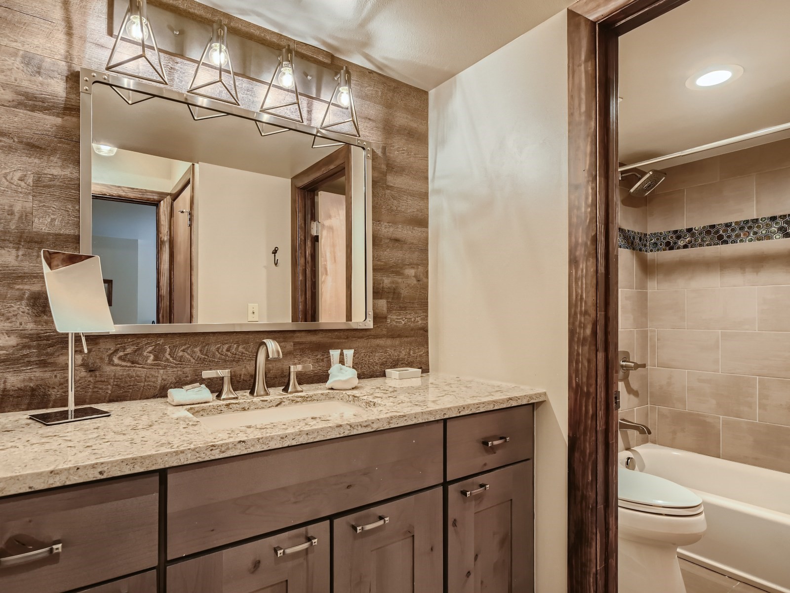 325 Four Oclock Road, Unit D305 Breckenridge, CO 80424 - Photo 11 of 16 Gallery Image 11