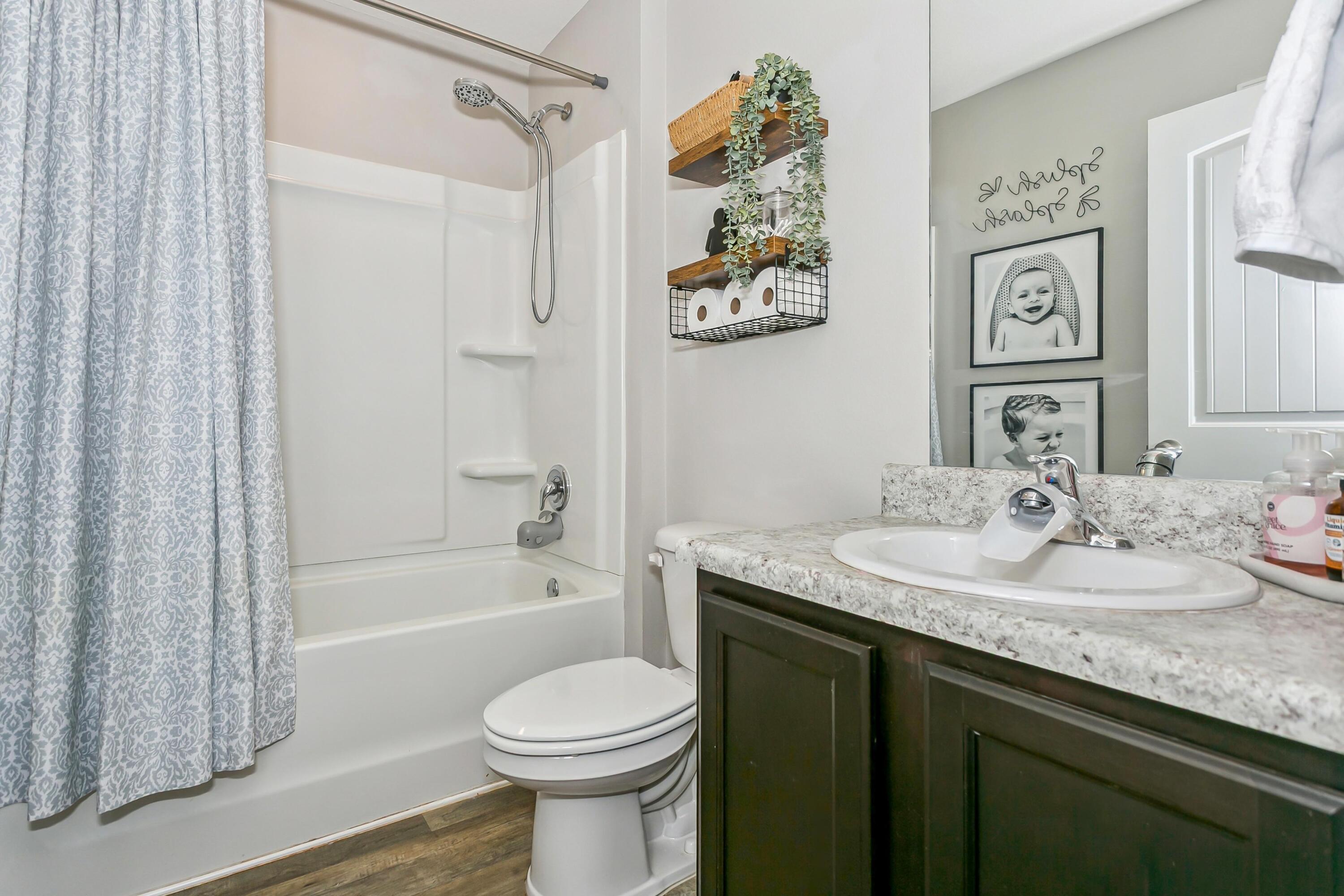 936 Merganser Way Crestview, FL 32539 - Photo 23 of 39 936_Merganser_Way-25