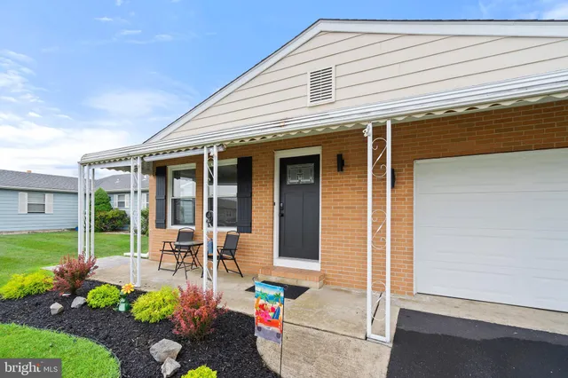 $339,000 | 9 Zapata Court, Toms River, NJ 08757