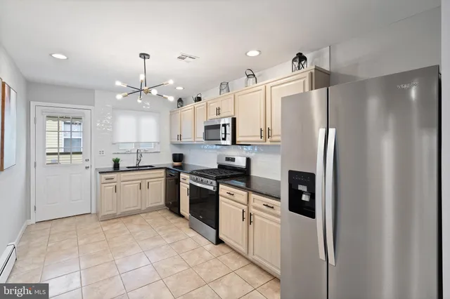 $339,000 | 9 Zapata Court, Toms River, NJ 08757