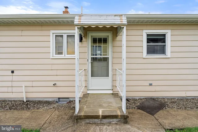 $339,000 | 9 Zapata Court, Toms River, NJ 08757