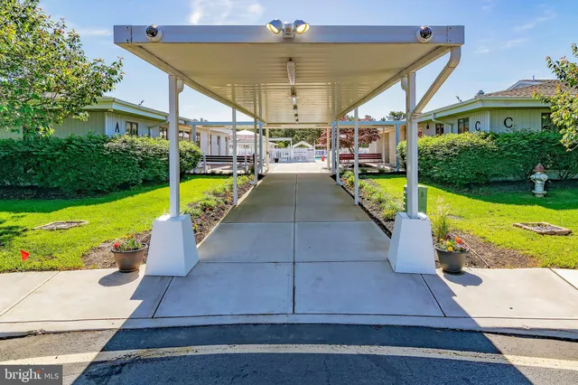 $339,000 | 9 Zapata Court, Toms River, NJ 08757