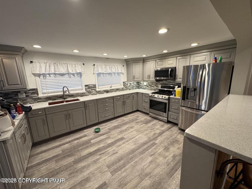 147 Summit Avenue Pocono Summit, PA 18346 - Photo 6 of 15 147 summit 9