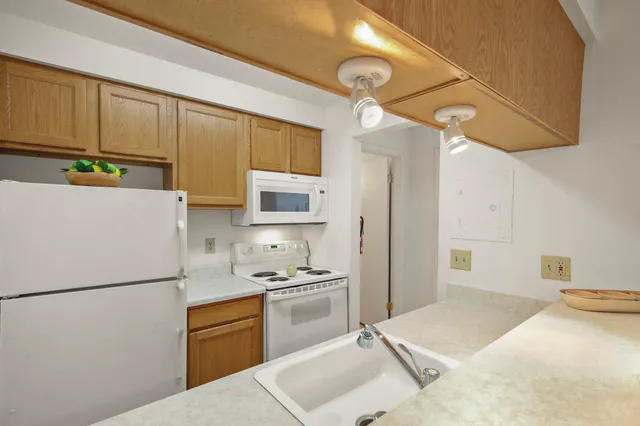 $144,000 | 4318 Melody Lane, Unit 204, Madison, WI 53704